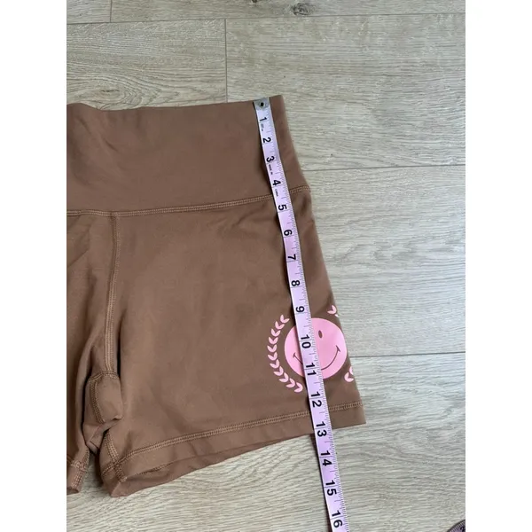 EUC OFFLINE by Aerie The Hugger Brown Smiley Bike Shorts 5" Inseam hi-rise sz L - Image 4