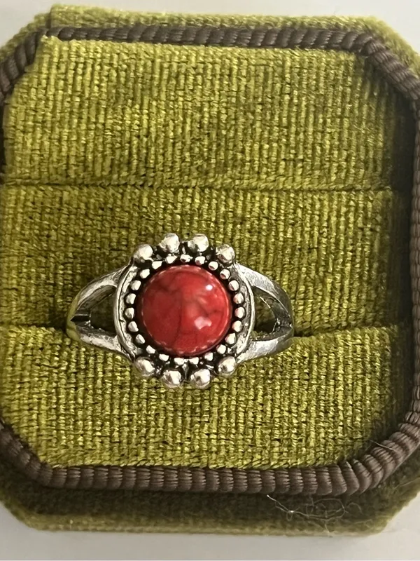 Boho/Design Red Turquoise Stainless Steel Silver Detailing Ring Size 7 - Image 2
