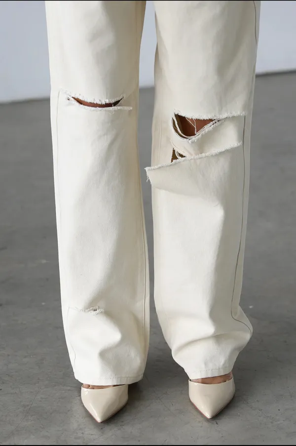 Showpo Denim Off-White Jeans Ripped - Image 4