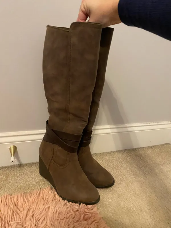 Brown Heeled boots Size 7 - Image 2