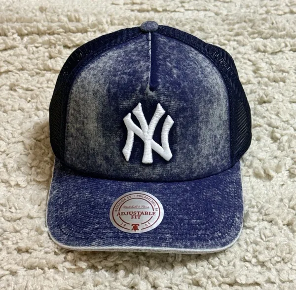 Mitchell & Ness New York Yankees Navy Gameday Trucker Adjustable Hat - Image 2