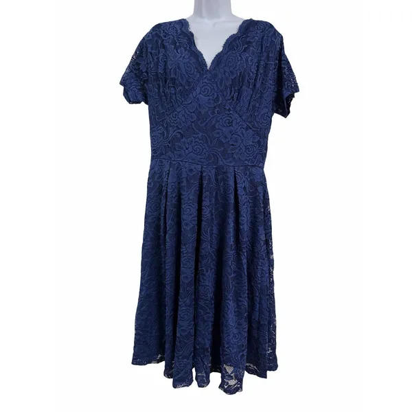 Women,s Floral Lace Midi Dress Size 2x. H - Image 4
