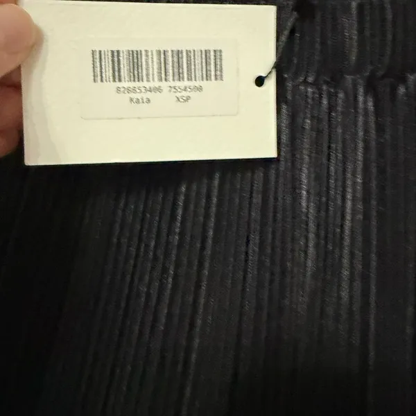 Reformation NWT KAIA silky pleated‎ black pants size XS petite - Image 4
