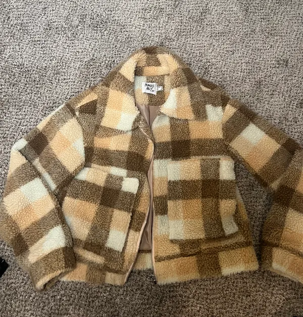 Doria Jacket In Beige - Image 2