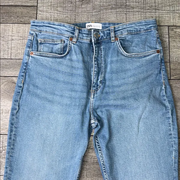 Zara High Rise Straight Leg Light Blue Wash Raw Distressed Hem Jeans - Image 2