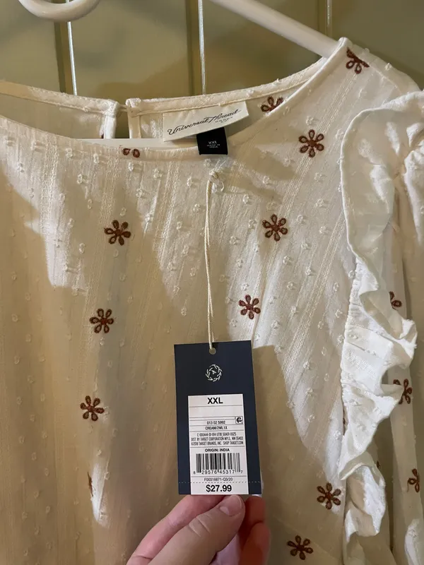 Universal Threads Flower Top - Image 2