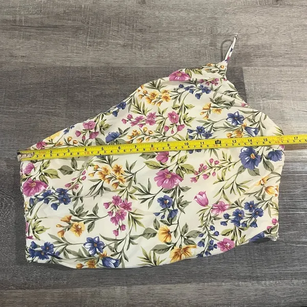 EN SAISON Anthropologie Valeria One Shoulder Crop Top - Image 7