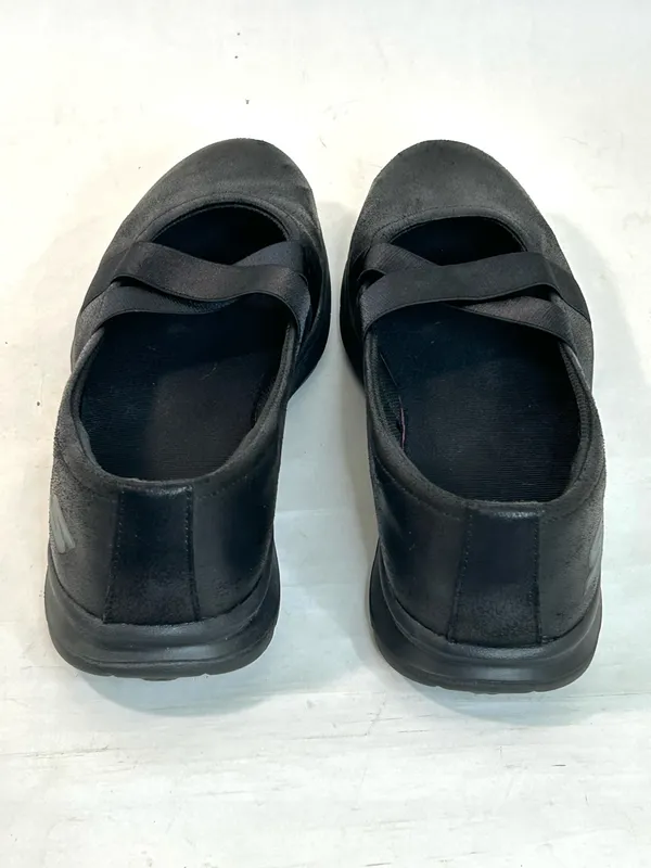 Skechers GoStep Dainty Slipon MaryJane Flats in Black size 9 - Image 6