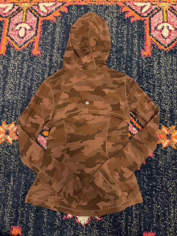 Lululemon Zip-Up Jacket - Image 4
