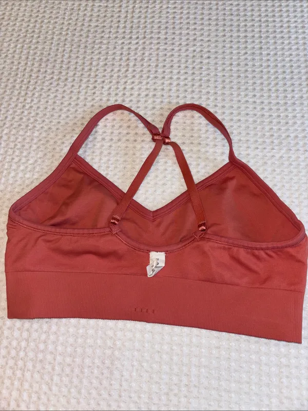 lululemon athletica 10 Rose Mauve Convertible Racerback Light Support Sports Bra - Image 15