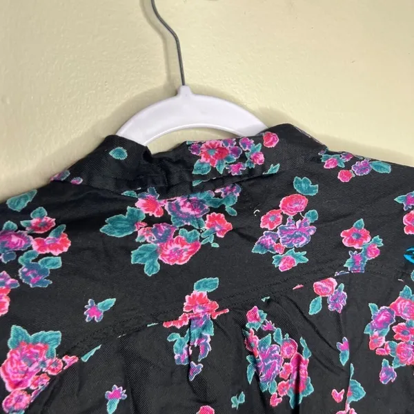 Billabong Women's Floral Button-Up Shirt‎ Size S 100% Cotton Black & Pink - Image 7