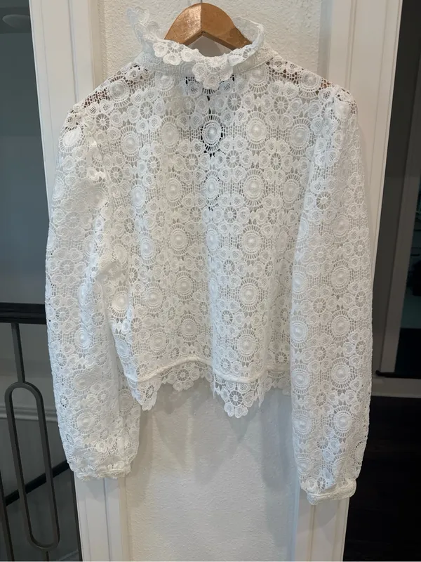 Lioness Overtime Blouse Porcelain White Lace Top NWT Size M - Image 4