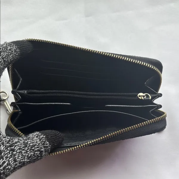 Michael Kors Leather Zip Around Wallet / Wristlet Black GUC - Image 3