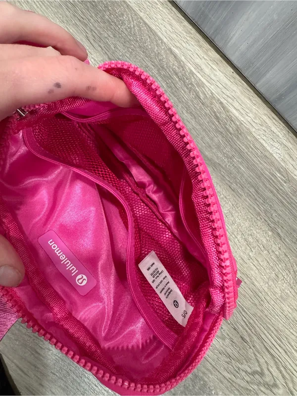 NWT Lululemon Belt Bag - Image 5