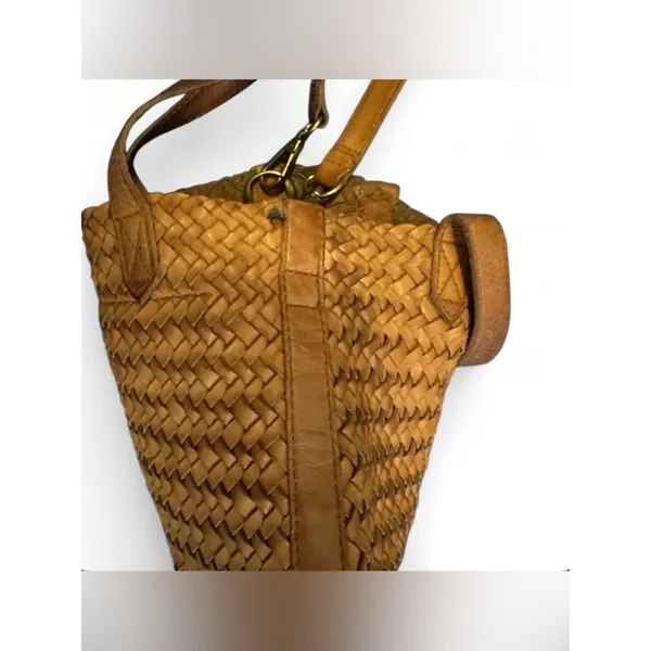 Madewell The Small Transport Crossbody: Woven Leather Edition - Image 4
