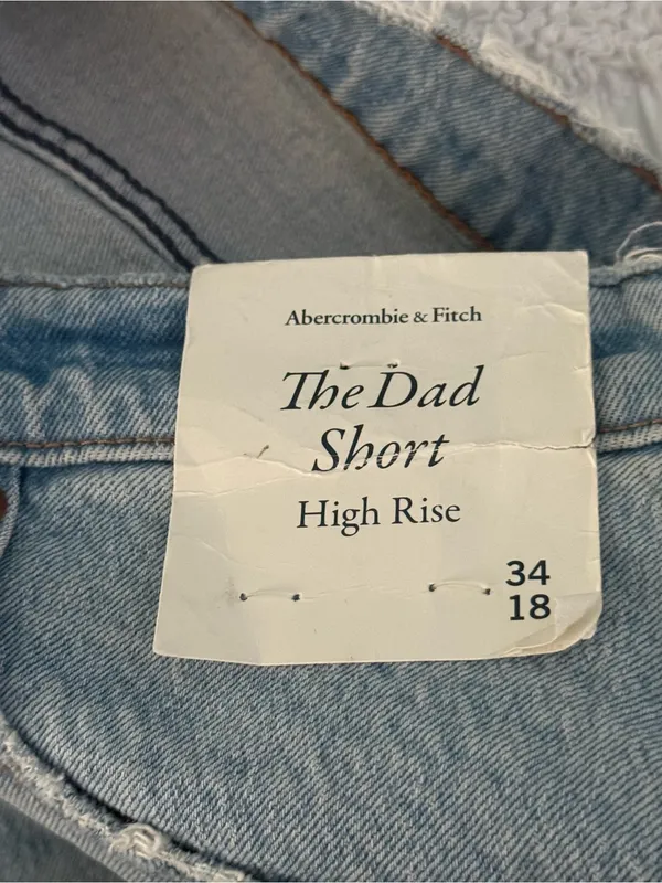 Abercrombie & Fitch Crossover Waist The Dad High Rise Short in Light Wash - Image 5