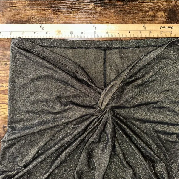Lululemon Women's 12 Black and Gold Metallic Crescent Spark Athletic Tee Top - Image 8