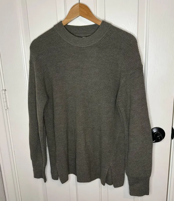Lululemon Heathered Nomad Green Merino Wool Blend Ribbed Crewneck Sweater Sz 4 - Image 2