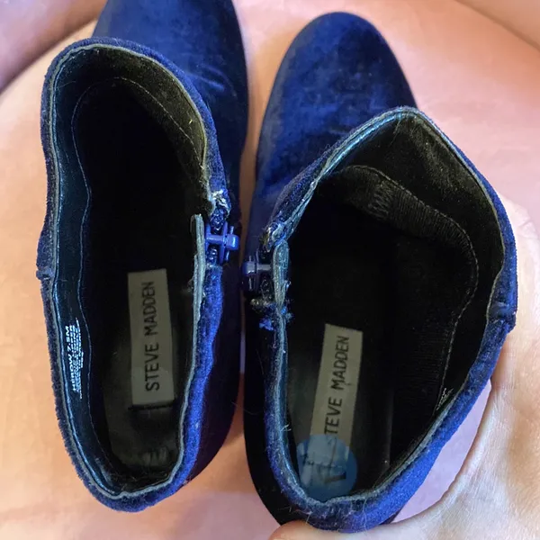 Steve Madden blue velvet booties - Image 6