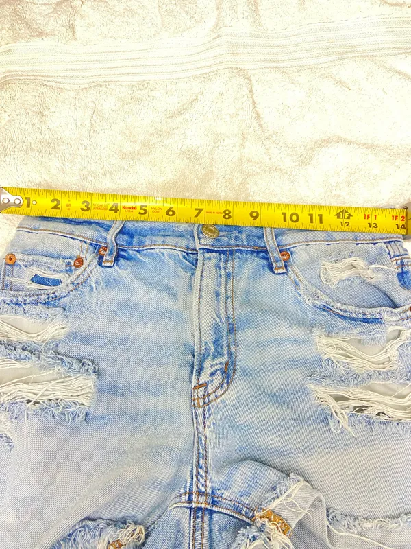 American Eagle Outfitters blue denim shorts #americaneagle #denim - Image 12