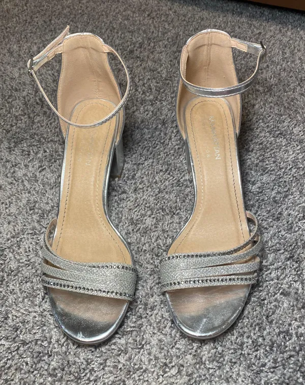 Silver Heels - Image 2