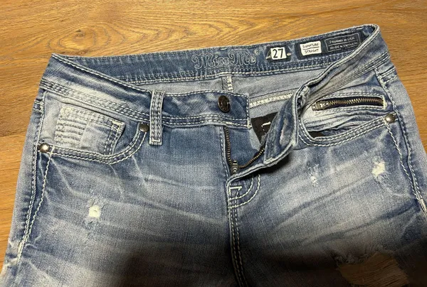 size 27 jeans, size 4 Buckle jeans - Image 6