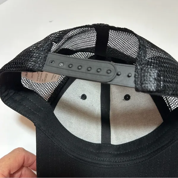 Dolls Kill Embroidered Snapback Trucker Cap - Image 10