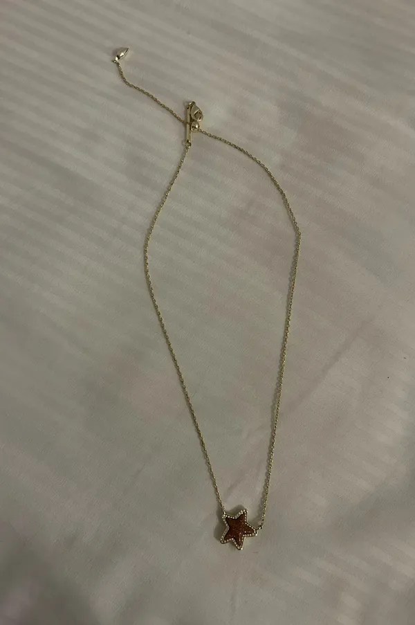Kendra Scott Necklace Gold - Image 4