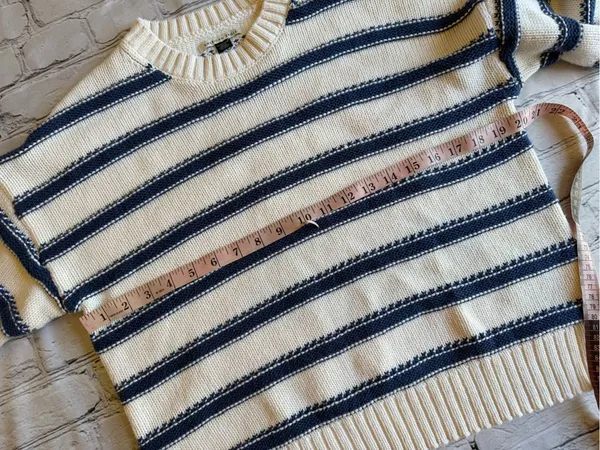 American Eagle Women's Knit Sweater Pullover Nautical Preppy Classic Stripe XS - Image 4