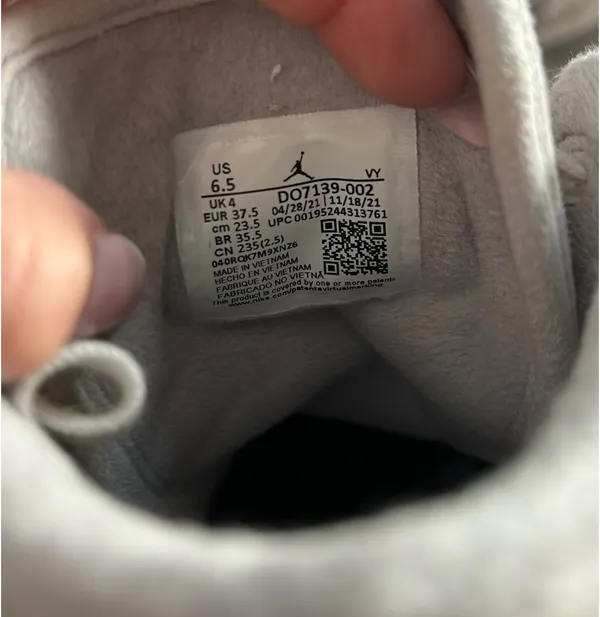 Air Jordan 1 mid SE ‘particle grey’  - Image 3