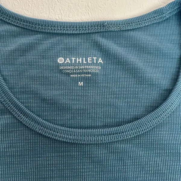 Athleta Blue Performance Tee Size M Lightweight Activewear Top - Image 3