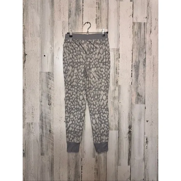Stars Above Gray Leopard Waffle Knit Pajama Set Women’s XS - Image 9