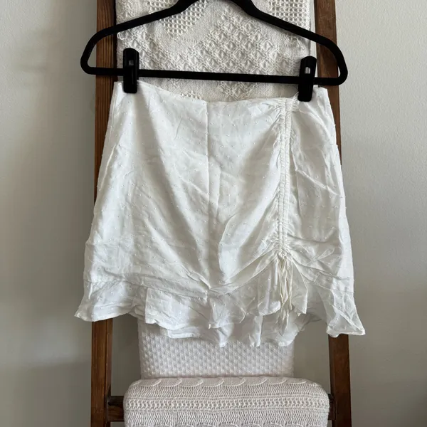 NWT Sadie & Sage White Textured Bonita Mini Skirt - Image 3