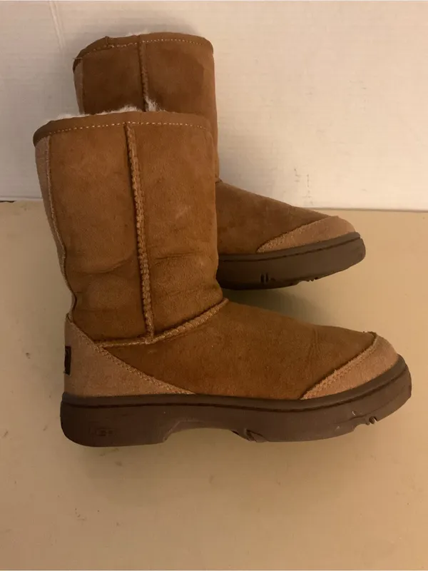UGG women chestnut suede sheepskin short classic boots US 5 - Image 7