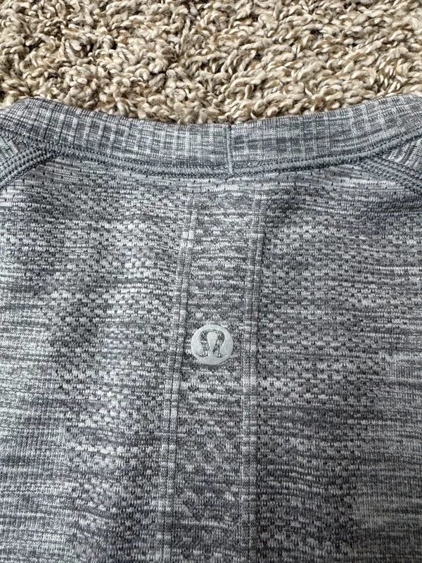 Lululemon Swiftly Tech Long Sleeve - Image 4