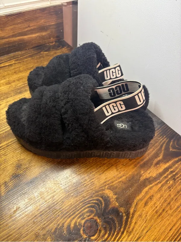 Ugg black fluffita platform slippers size 8 - Image 2