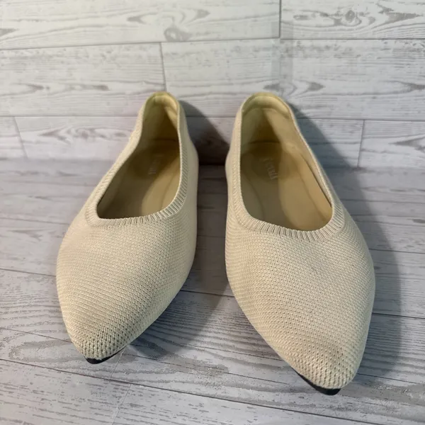 Vivaia Ballet Flats Sz 41 EU 9.5 US Beige Neutral Minimalist Shoes Pointed Toe - Image 2
