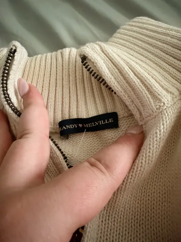 Brandy Melville Sweater Polo - Image 3
