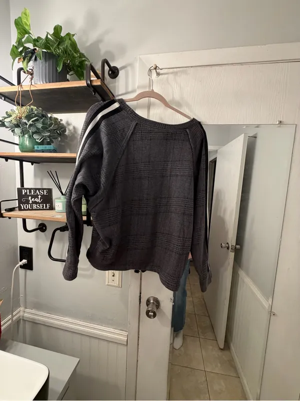Vintage Havana Gray Plaid Crewneck Sweater with Drawstring - Image 5