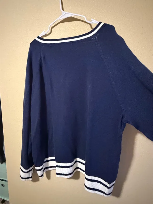 Old Navy SoSoft V-Neck Sweater - Image 3