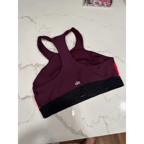 ALO YOGA Endear Sports Bra Colorblock size M‎ Athleisure Gym Workout EUC - Image 2