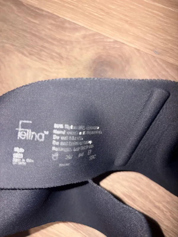 Never worn Nordstrom black strapless bra 32C - Image 3