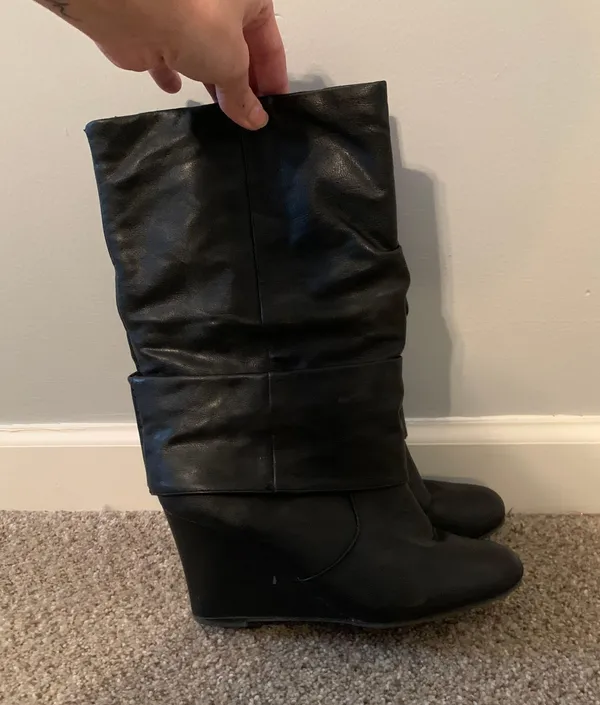 Black Wedge Boots Size 7.5 - Image 3