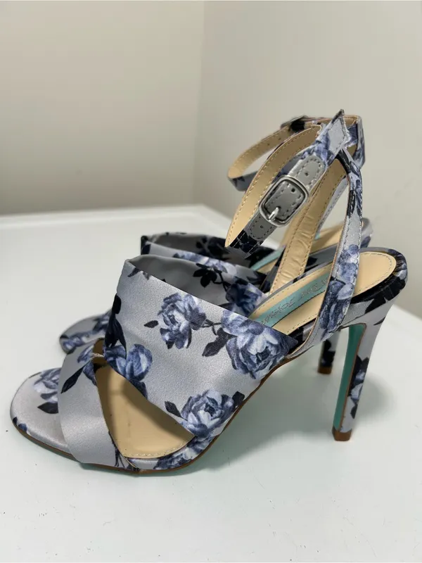 Betsey Johnson Blue Floral Heeled Sandals Size 6M - Image 4