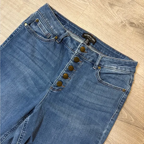 •KENNETH COLE• STRAIGHT LEG JEANS - Image 7