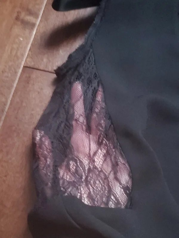 Zara Black V-Neck Lace-Trim Sleeveless Camisole Size Xs - Image 3