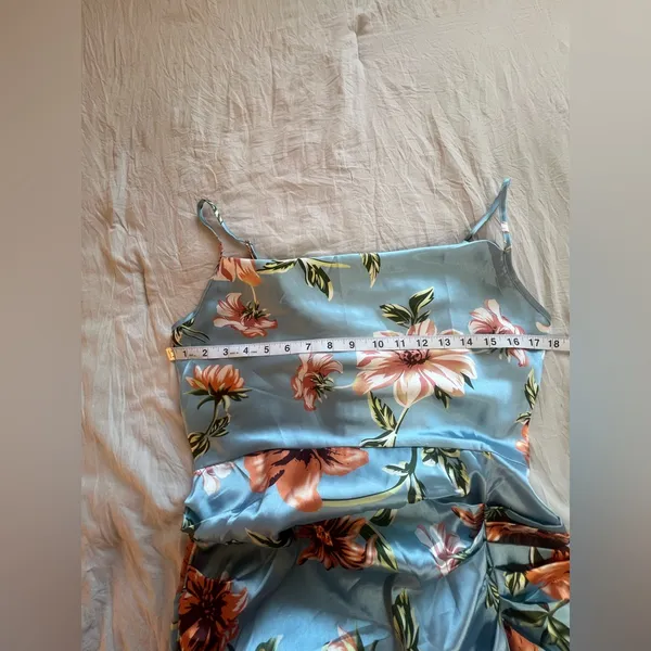 Women Floral Blue Midi dress Size‎ Medium - Image 9