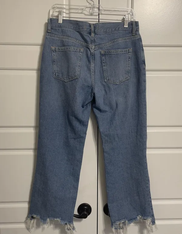 We The Free, free people distressed wide leg jeans. Size 28 rise buttons - Image 2