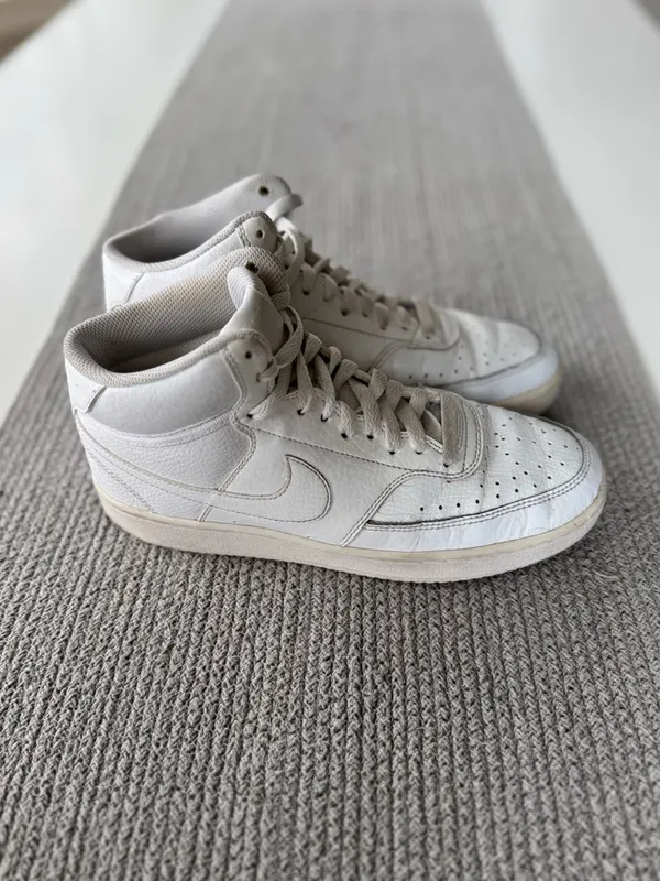 Nike White High Top Basketball Shoes Women’s Size 8.5 - Image 2