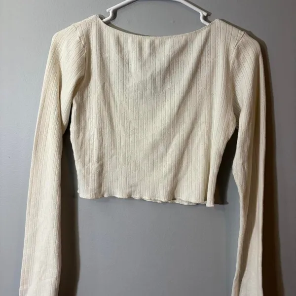 brandy melville cream long sleeve crop top - Image 3
